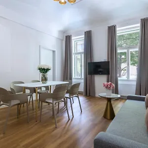 Encore Boutique By Dwellfort Aparthotel